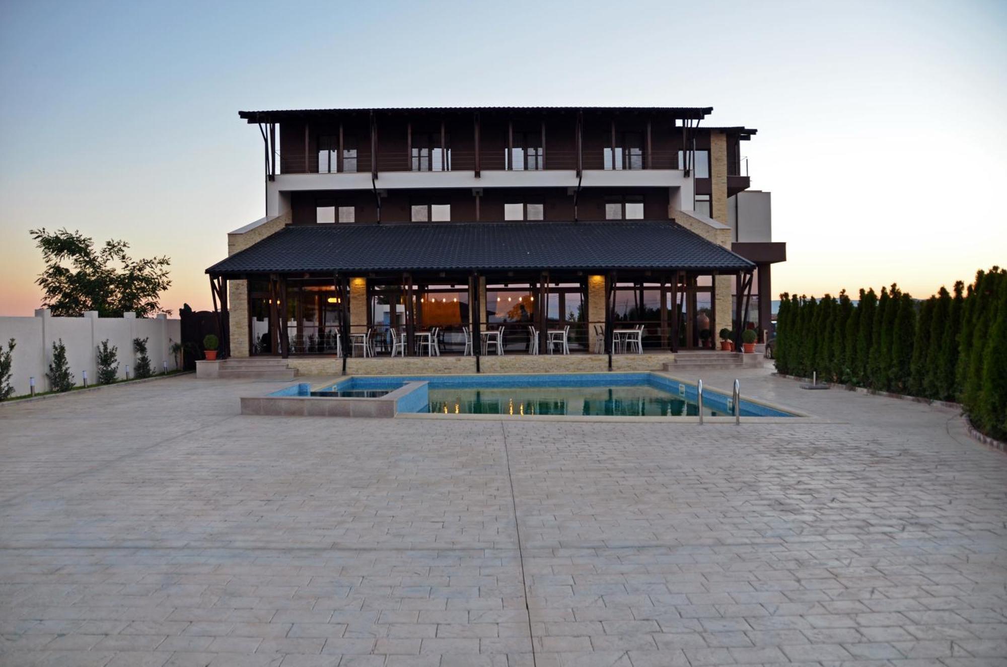 Pensiunea Sara Focsani Exterior photo